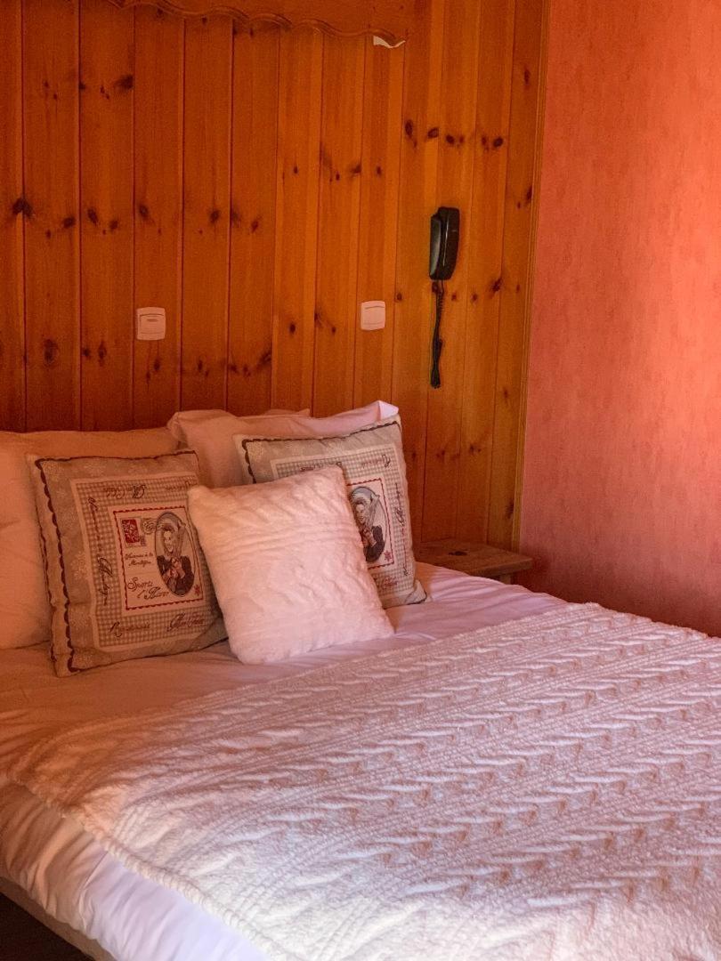 Hotels Les Catrems & Le Montagnou オルシエール エクステリア 写真