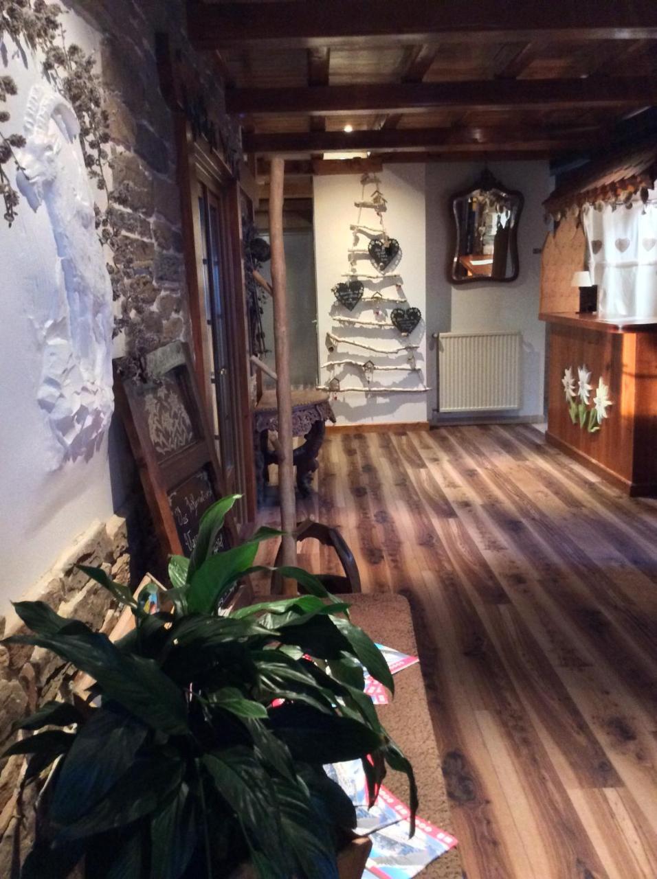 Hotels Les Catrems & Le Montagnou オルシエール エクステリア 写真